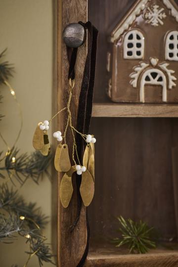 Gold Mistletoe for Hanging With White Beads