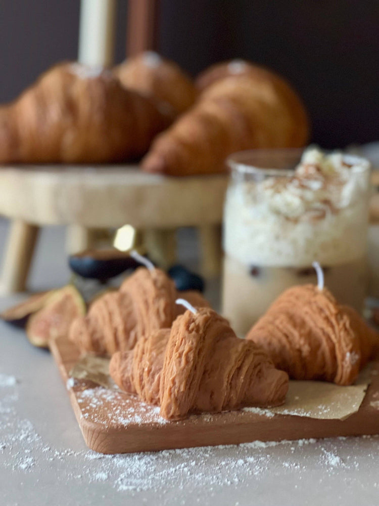 Croissant Candle: Brown / Unscented