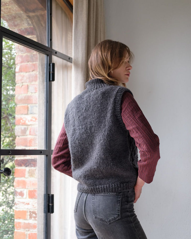 Peppa Hand-Knitted Wool Vest - Dove Grey