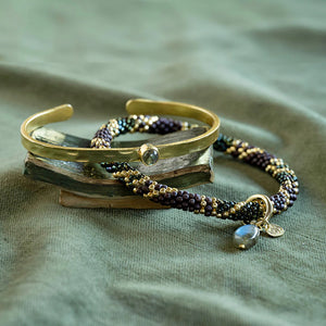 Talented Labradorite Gemstone Gold Bracelet