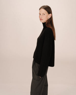 Sagan Jumper - Black