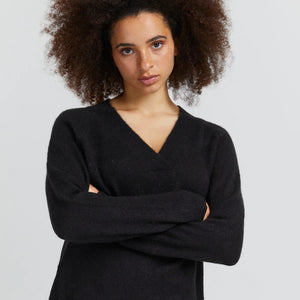 KAMARA  V Neck Pullover - Black