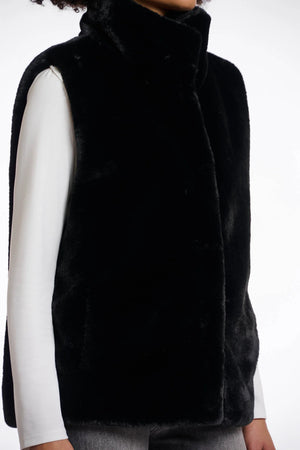 Lison Short Fur Waistcoat - Black