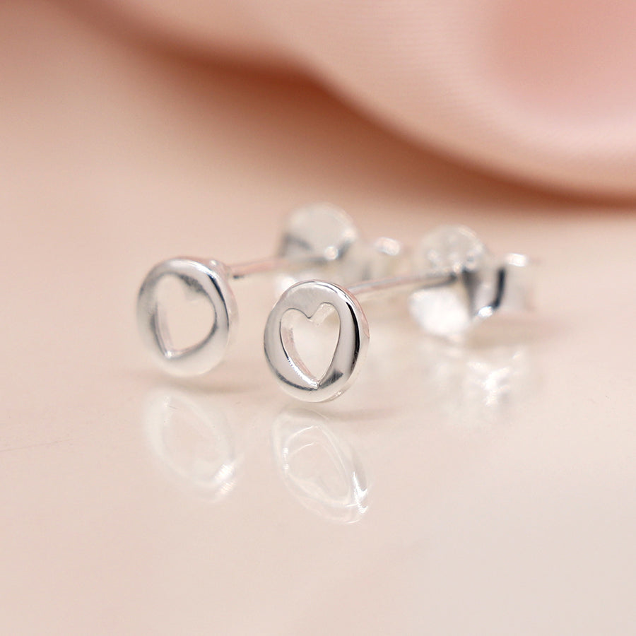 Tiny Cut Out Heart Disc Stud Earrings