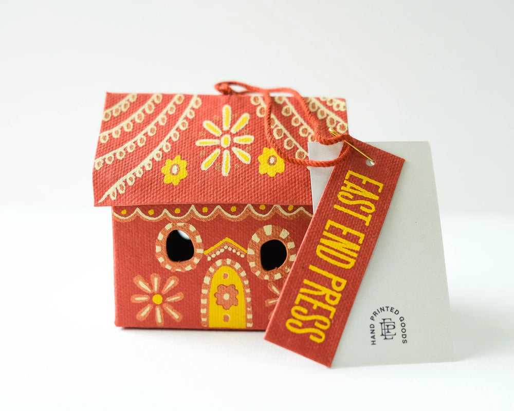 Board Decoration: Gingerbread House