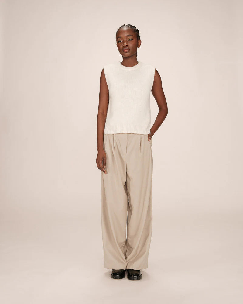 Say Sleeveless Sweater - Ecru