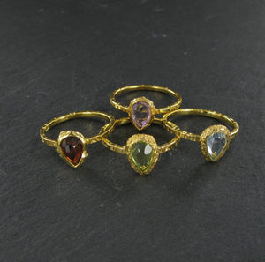 
                
                    Load image into Gallery viewer, Garnet Stone Ring
                
            
